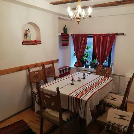 чичарите בית הארחה