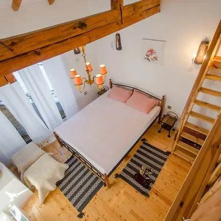 чичарите בית הארחה