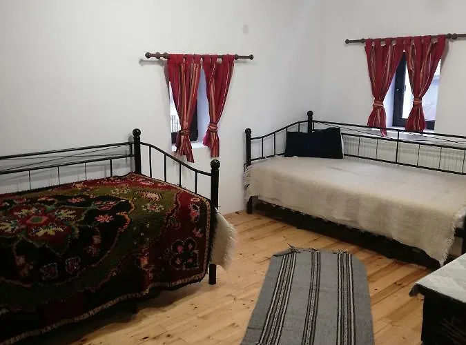 招待所 чичарите