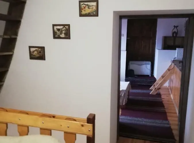 чичарите 招待所 *